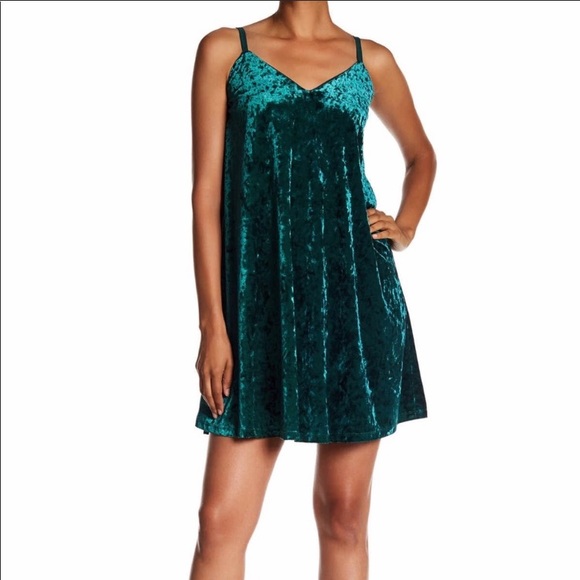 Bobeau Hunter Green Crushed Velvet Slip Dress - Picture 1 of 7